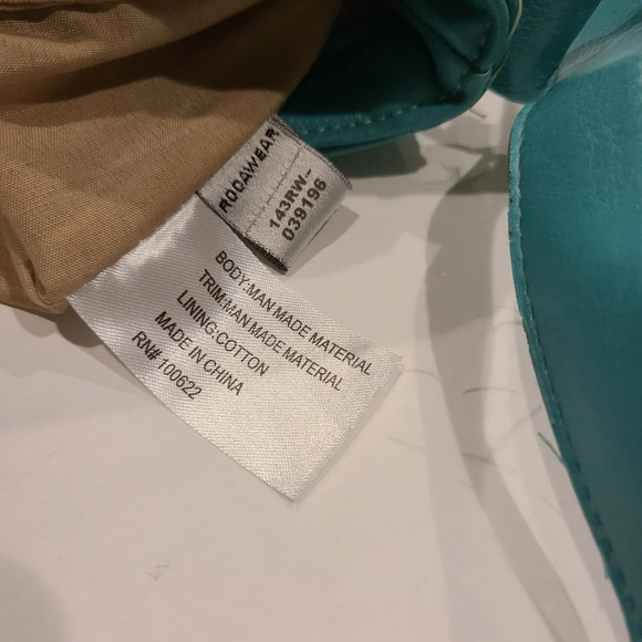 Rocawear classic crossbody bag 11×10×2 in. - Picture 8 of 9